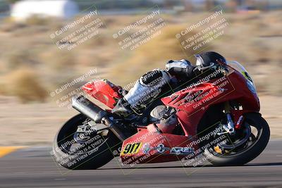 media/Oct-29-2022-CVMA (Sat) [[14c0aa3b66]]/Race 11 Amateur Supersport Open/